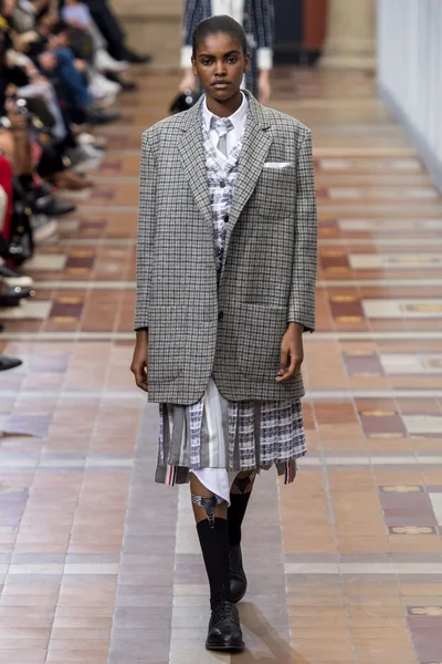 Look 25